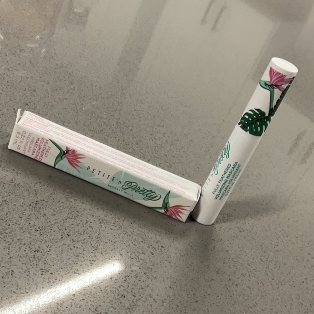 PETITE’N PRETTY MASCARA